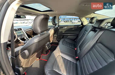 Седан Ford Fusion 2015 в 