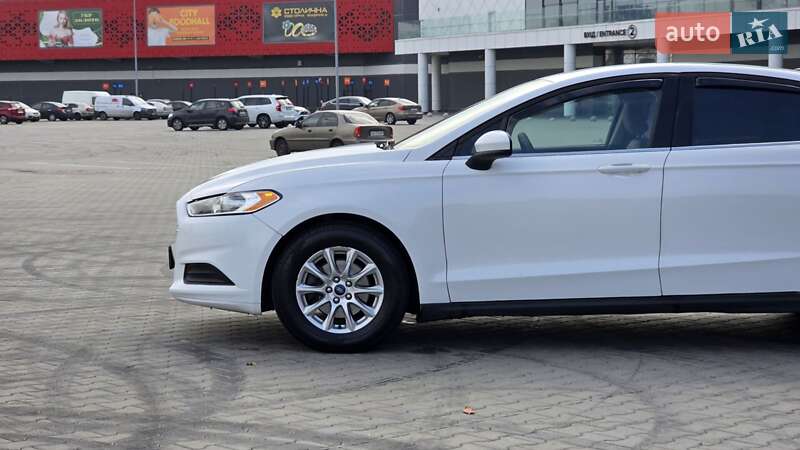 Седан Ford Fusion 2015 в Києві