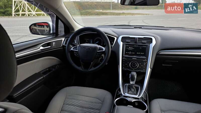 Седан Ford Fusion 2015 в Києві