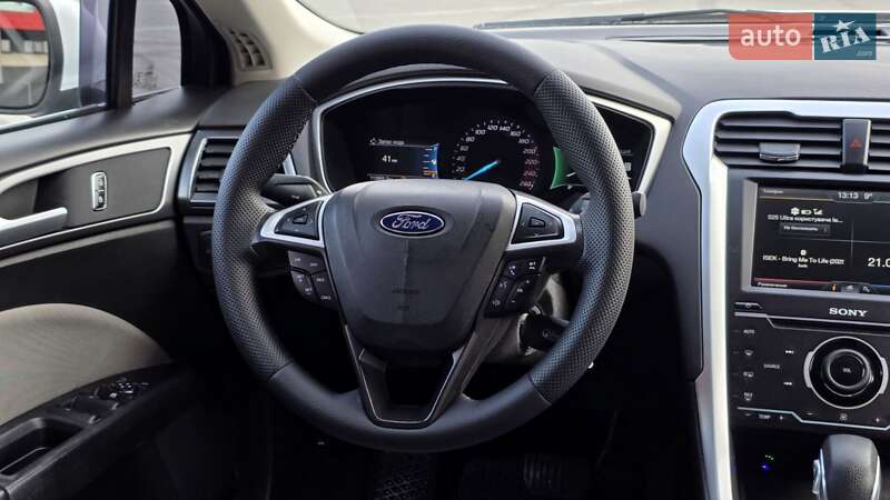 Седан Ford Fusion 2015 в Києві