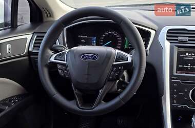 Седан Ford Fusion 2015 в  фото 27 Седан Ford Fusion 2015 в