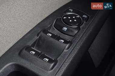Седан Ford Fusion 2015 в  фото 30 Седан Ford Fusion 2015 в