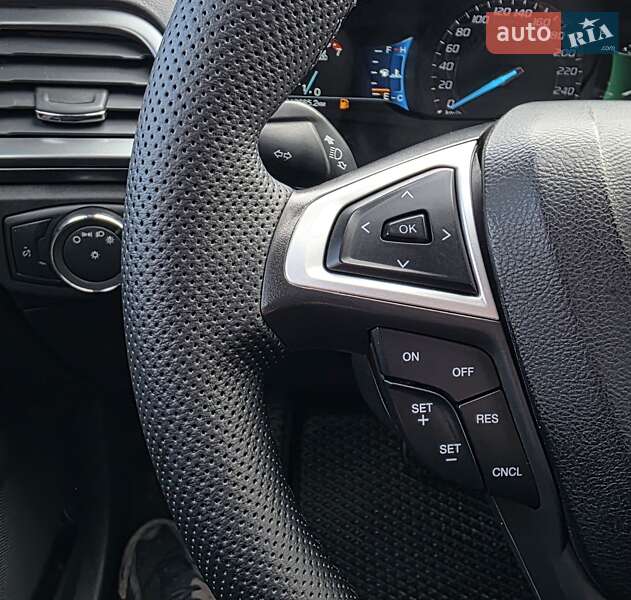 Седан Ford Fusion 2015 в Києві