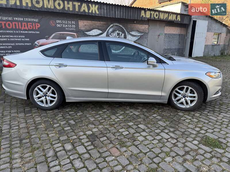 Седан Ford Fusion 2013 в Шептицькому