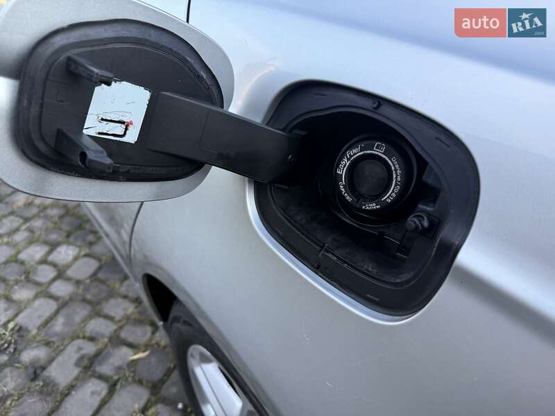 Седан Ford Fusion 2013 в Шептицькому