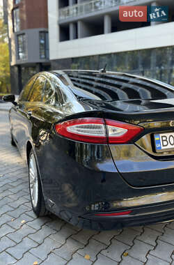 Седан Ford Fusion 2013 в 