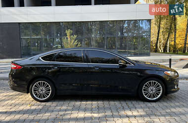 Седан Ford Fusion 2013 в 