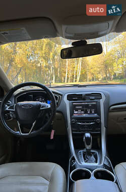 Седан Ford Fusion 2013 в 