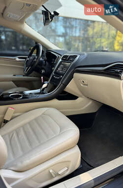 Седан Ford Fusion 2013 в 