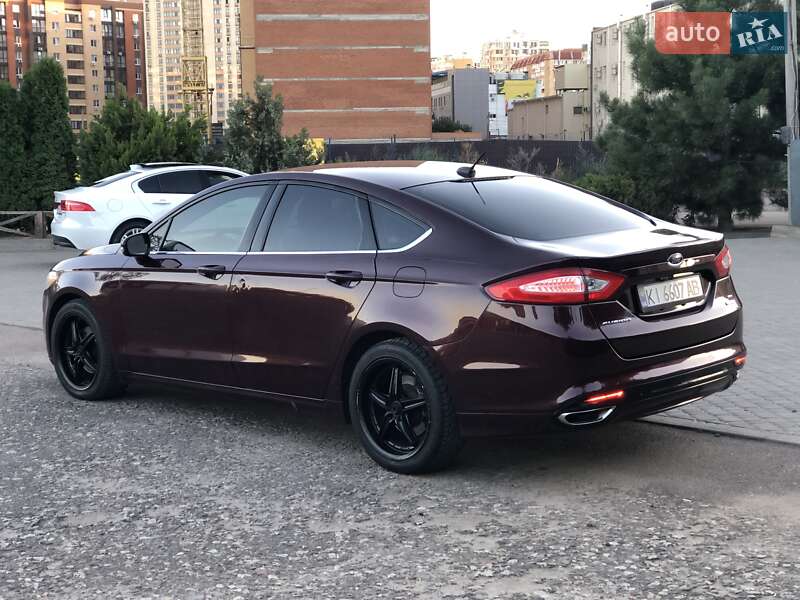 Седан Ford Fusion 2013 в Одесі