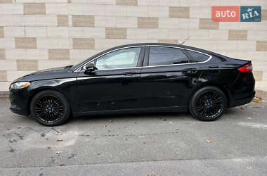Седан Ford Fusion 2015 в  фото 6 Седан Ford Fusion 2015 в