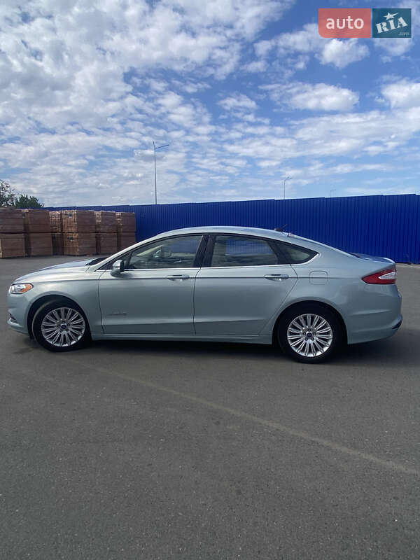 Седан Ford Fusion 2014 в Прилуках