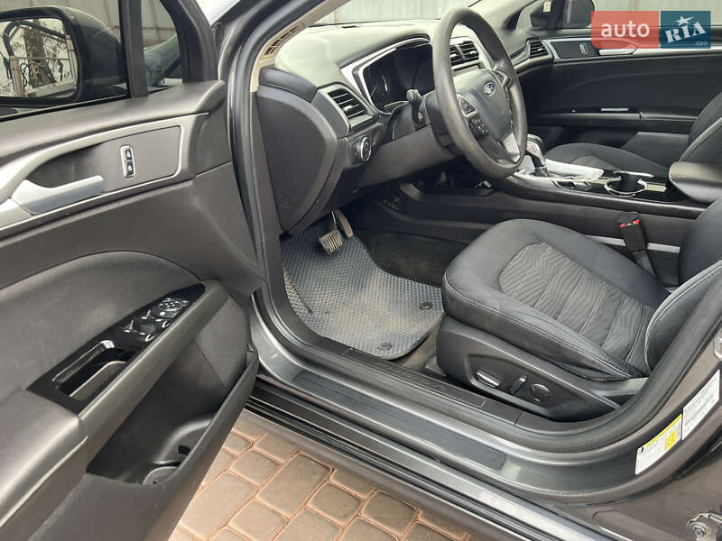 Седан Ford Fusion 2016 в Кривом Роге