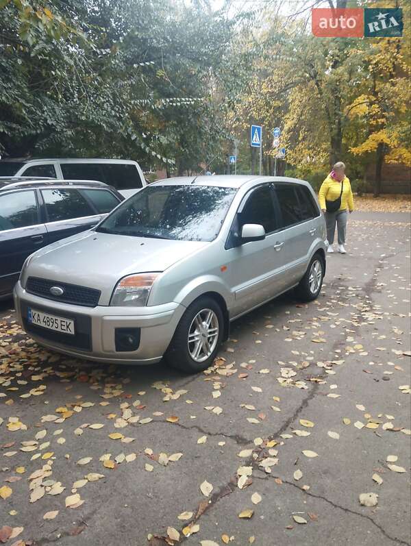 Хетчбек Ford Fusion 2010 в Києві фото 2 Хетчбек Ford Fusion 2010 в Києві