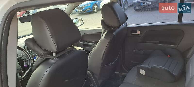 Хэтчбек Ford Fusion 2012 в Львове