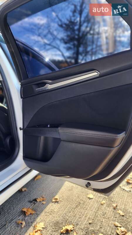 Седан Ford Fusion 2014 в Киеве фото 24 Седан Ford Fusion 2014 в Киеве