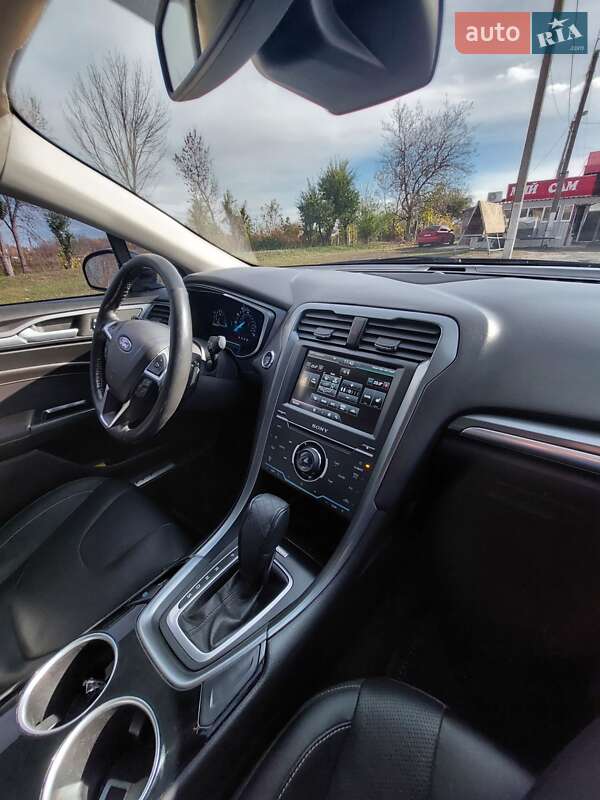 Седан Ford Fusion 2013 в Зенькове