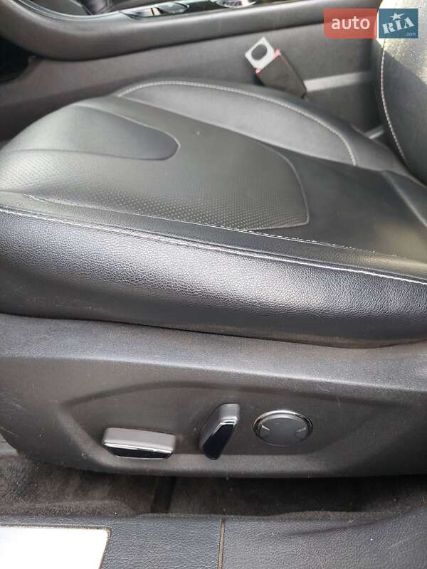 Седан Ford Fusion 2013 в Зенькове