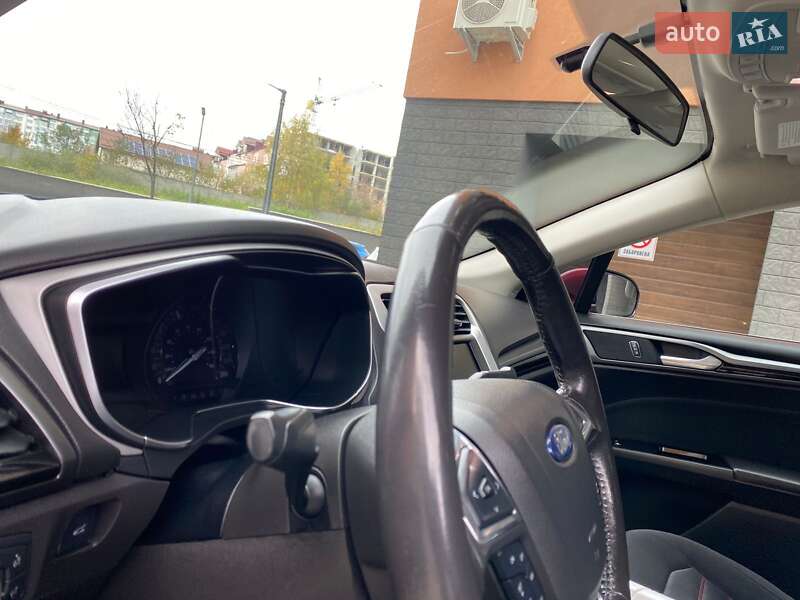 Седан Ford Fusion 2015 в Ивано-Франковске