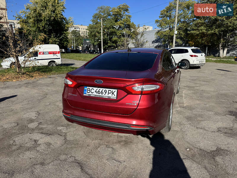 Седан Ford Fusion 2013 в Львове