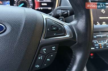 Седан Ford Fusion 2017 в  фото 21 Седан Ford Fusion 2017 в