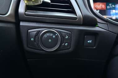 Седан Ford Fusion 2017 в  фото 23 Седан Ford Fusion 2017 в