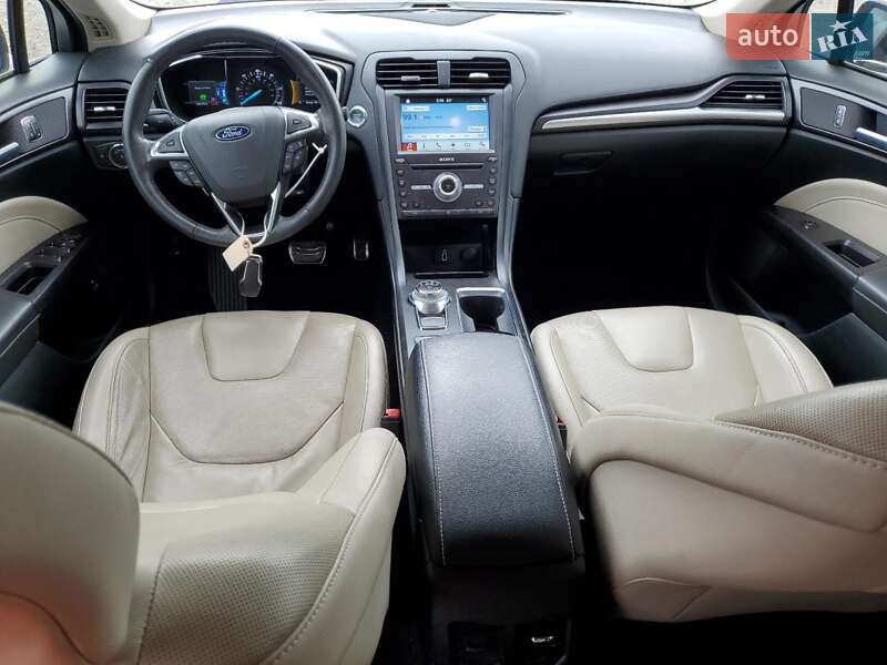 Седан Ford Fusion 2017 в Полтаві