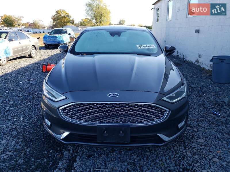 Седан Ford Fusion 2019 в Львові