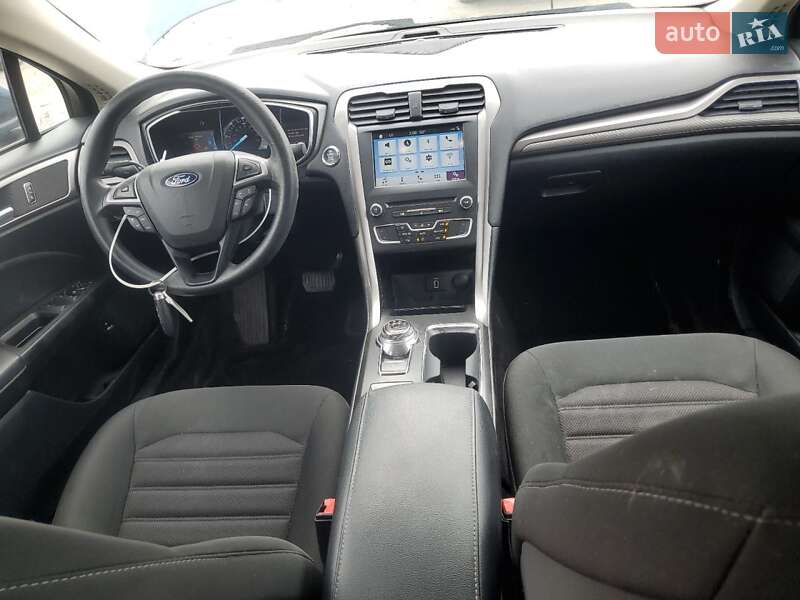 Седан Ford Fusion 2018 в Львове