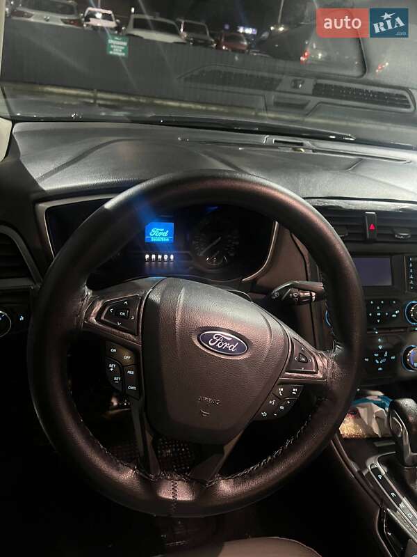 Седан Ford Fusion 2016 в Мукачевому