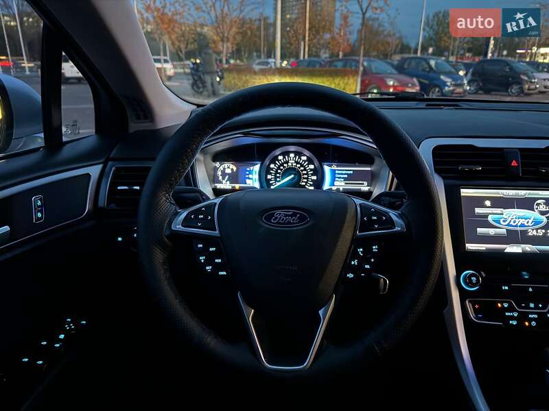 Седан Ford Fusion 2015 в Киеве фото 13 Седан Ford Fusion 2015 в Киеве