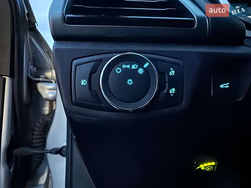 Седан Ford Fusion 2015 в Киеве фото 18 Седан Ford Fusion 2015 в Киеве