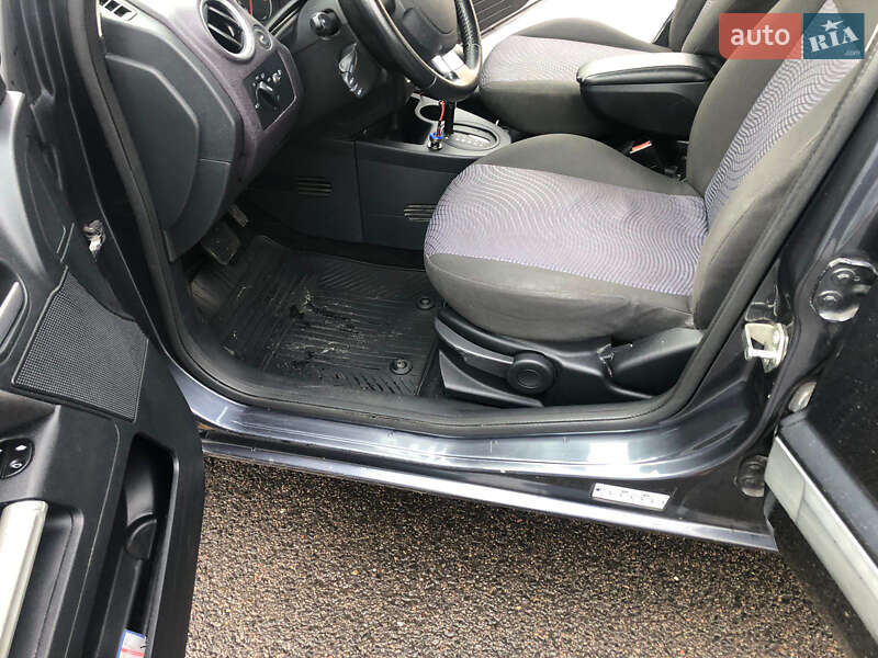 Хетчбек Ford Fusion 2006 в Луцьку фото 14 Хетчбек Ford Fusion 2006 в Луцьку