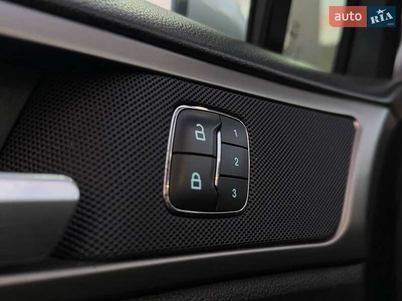 Седан Ford Fusion 2013 в Киеве фото 18 Седан Ford Fusion 2013 в Киеве