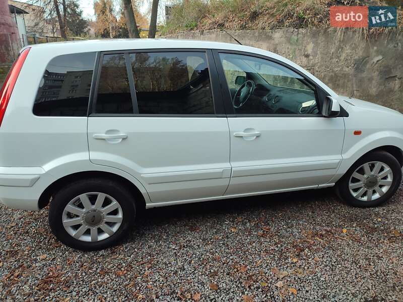 Хэтчбек Ford Fusion 2010 в Житомире