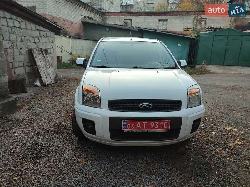 Хэтчбек Ford Fusion 2010 в Житомире