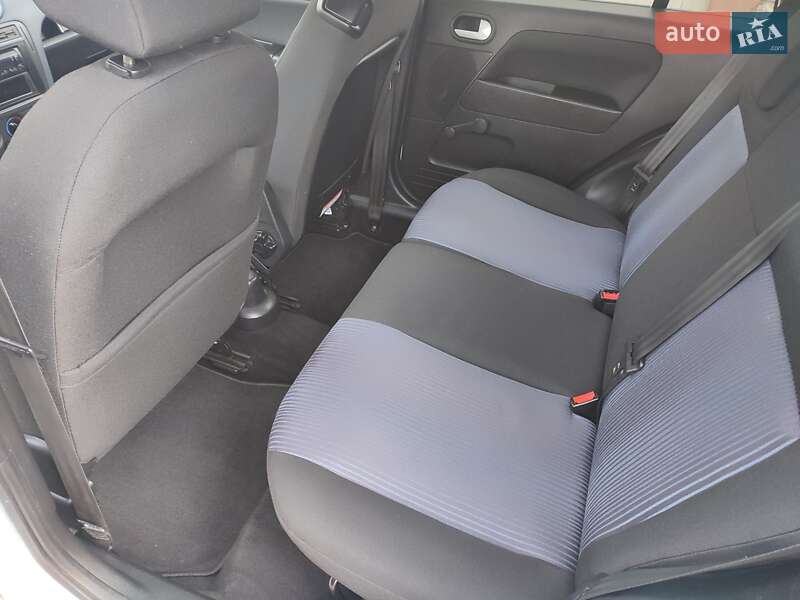 Хэтчбек Ford Fusion 2010 в Житомире