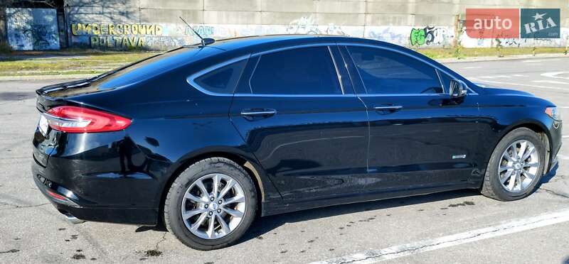 Седан Ford Fusion 2017 в Полтаві
