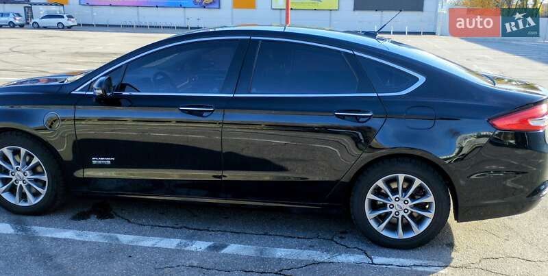 Седан Ford Fusion 2017 в Полтаві