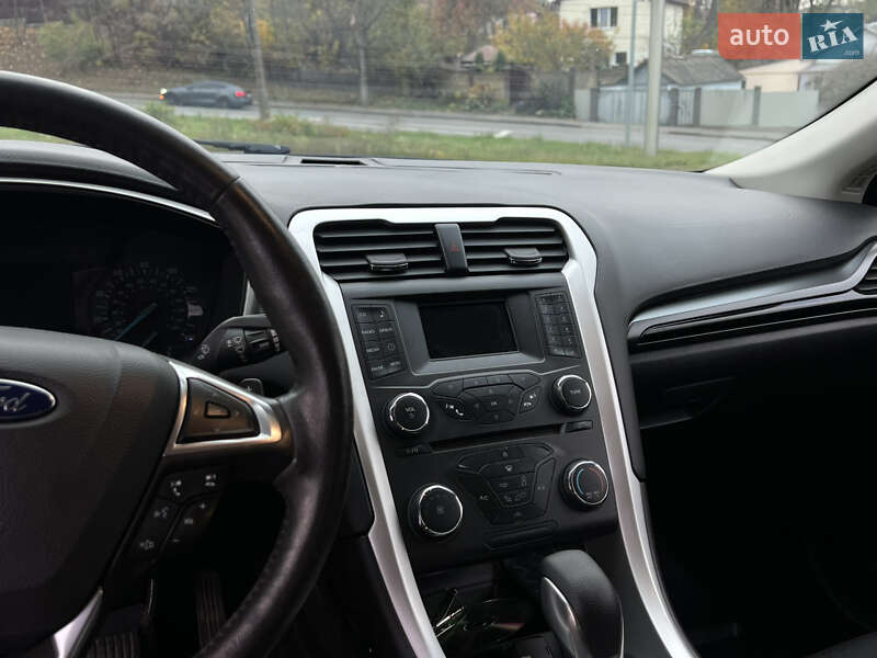 Седан Ford Fusion 2015 в Виннице