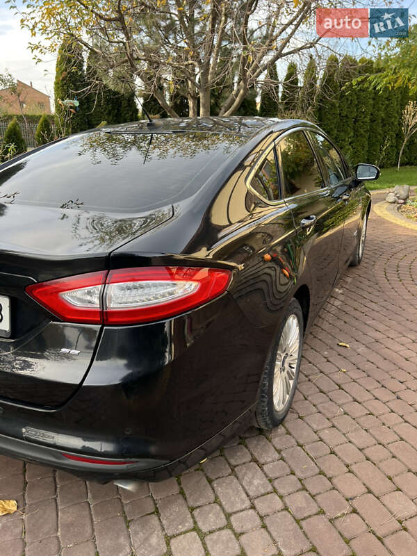 Седан Ford Fusion 2015 в Львові