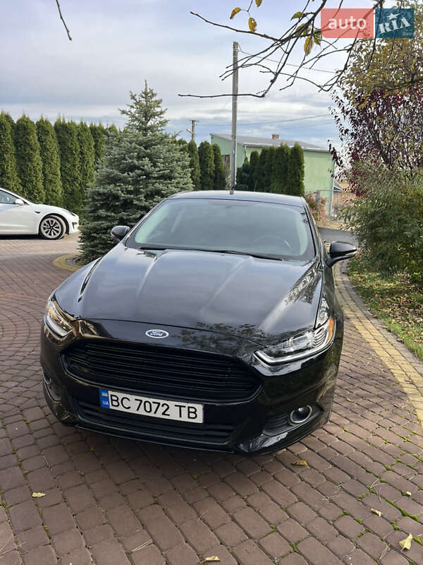 Седан Ford Fusion 2015 в Львові