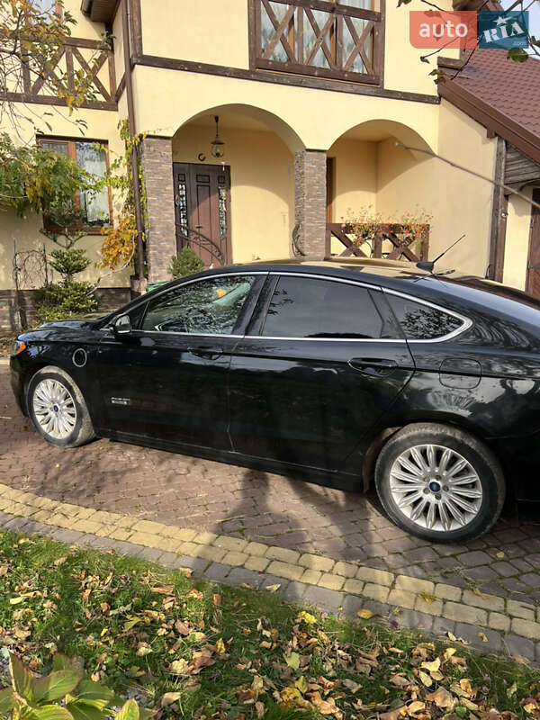 Седан Ford Fusion 2015 в Львові