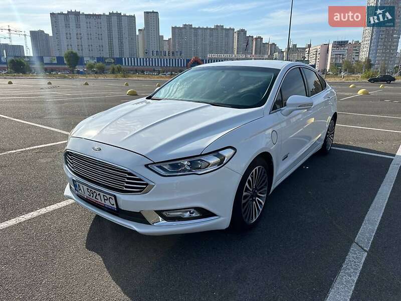 Седан Ford Fusion 2016 в Яготині