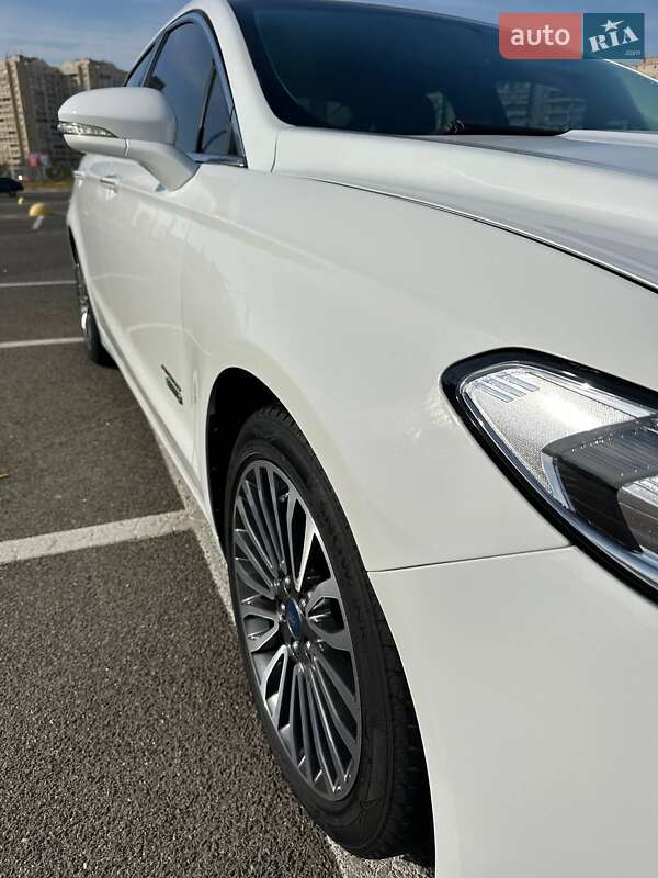 Седан Ford Fusion 2016 в Яготині