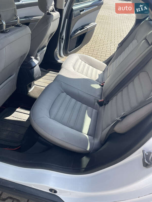 Седан Ford Fusion 2013 в Косові фото 27 Седан Ford Fusion 2013 в Косові