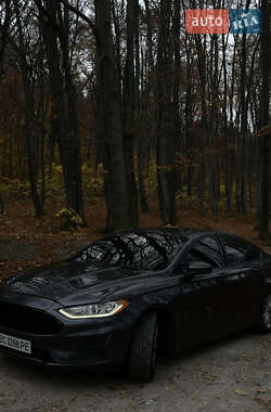 Седан Ford Fusion 2018 в Львове