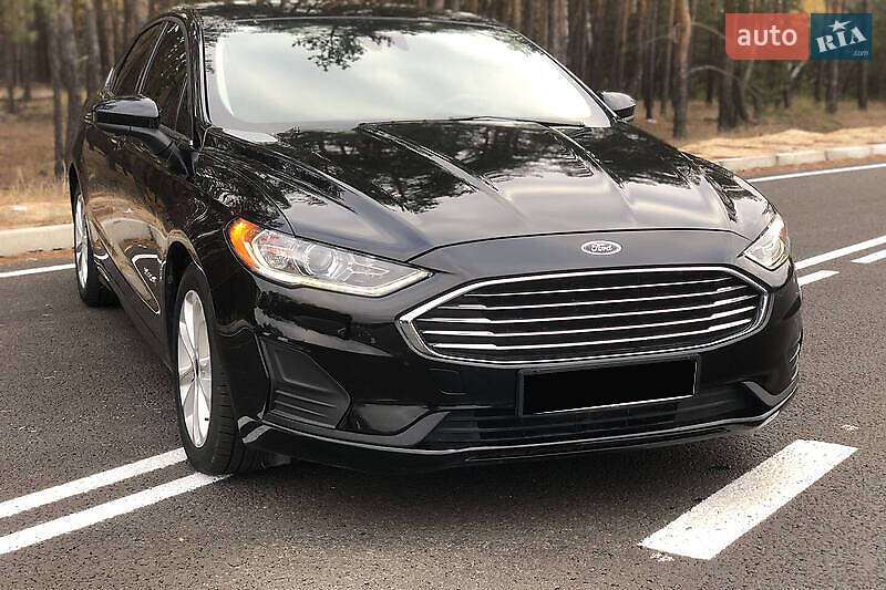 Седан Ford Fusion 2019 в Киеве фото Седан Ford Fusion 2019 в Киеве