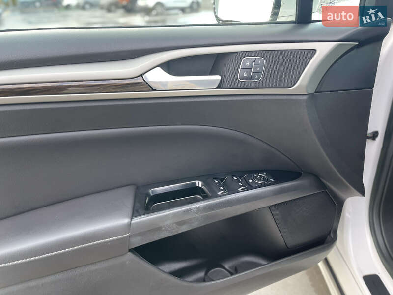 Седан Ford Fusion 2013 в Киеве