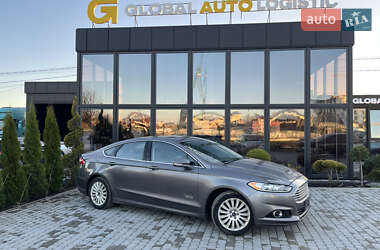 Седан Ford Fusion 2013 в Львові